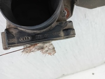 ROZDZIELACZ PALIWA AUDI 90 B3 034133353N 048133837 0438121073 2.0