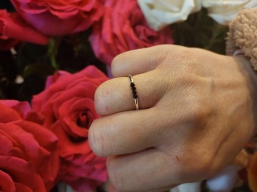 Srebrny pozłacany pierścionek z czarnym turmalinem