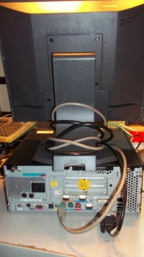 POS-кассовый компьютер с сенсорным монитором 15 дюймов.