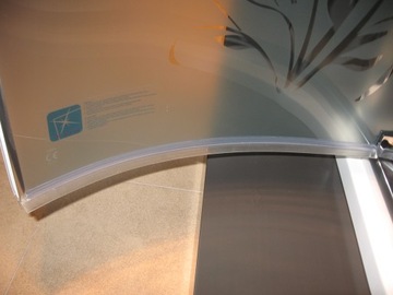 Нижний уплотнитель для дверей кабины 100см, Акваформ 6мм.