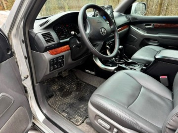 Toyota Land Cruiser IV 3.0 D-4D 173KM 2006 Toyota Land Cruiser 120 3,0 D-4D 173KM Automat, zdjęcie 9