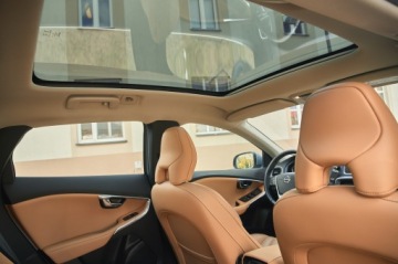 Volvo V40 II Hatchback Facelifting 2.0 D2 120KM 2018 VOLVO V40 INSCRIPTION PANORAMA JASNA SKÓRA AUTOMAT, zdjęcie 3