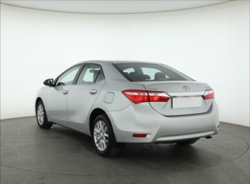 Toyota Corolla XI Sedan 1.6 Valvematic 132KM 2016 Toyota Corolla 1.6 Valvematic, Salon Polska, zdjęcie 3