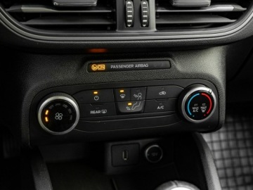 Ford Focus III Hatchback 5d facelifting 1.5 TDCi 95KM 2018 Ford Focus GD650YL#1.5 EcoBlue Trend Klima, zdjęcie 18