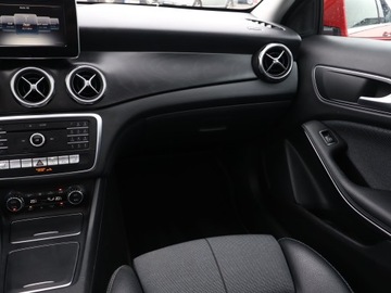 Mercedes GLA I Off-Roader Facelifting 1.6 200 156KM 2019 Mercedes GLA GLA 200, Salon Polska, Automat, zdjęcie 7