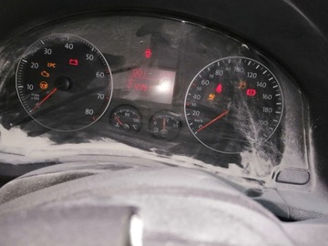 Volkswagen Golf V Hatchback 1.4 80KM 2005 Volkswagen vw Golf 5 1,4 - USZKODZONY - DO NEGOCJACJI - PILNE !!!, zdjęcie 11