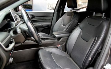 Jeep Compass II 2021 Jeep Compass 1.3 TMair Limited FWD SS 1.3 Hybryda Plug-in 190KM, zdjęcie 15