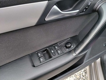 Volkswagen Passat B7 Variant 2.0 TDI CR DPF BlueMotion 140KM 2014 Volkswagen Passat Grzane fotele Klimatronik 2xPDC Alu Tempomat Hak 2.0, zdjęcie 8