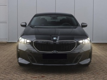 BMW Seria 5 G90-91 2025 BMW Seria 5 540d xDrive Sport Sedan 3.0 (303KM) 2025, zdjęcie 4