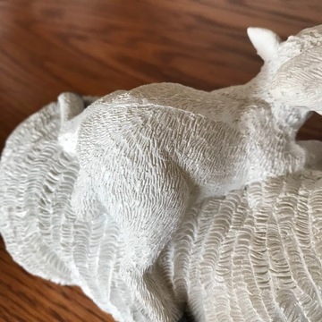 Фигурка овцы с барашком ВЕСЕННЯЯ ЛЕЖАЩАЯ ОВЕЧКА.