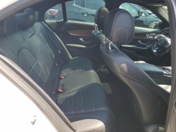 Mercedes Klasa C W205 2018 Mercedes-Benz Klasa C 2018 MERCEDES-BENZ C 300 4MATIC 2.0 Benzyna 241KM, zdjęcie 10