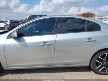 Volvo S60 III 2018 Volvo S60 2018 Volvo S60 T5 FWD Dynamic 2.0 Benzyna 240KM, zdjęcie 12