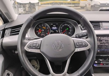 Volkswagen Passat B8 Limousine Facelifting 1.5 TSI EVO 150KM 2021 Volkswagen Passat 2021r, 1.5TSI. AUTOMAT. Uszkodzony lewy przod i tyl. Je, zdjęcie 12