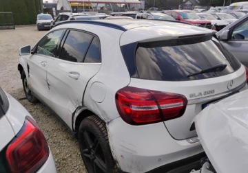 Mercedes GLA I 2017 Mercedes-Benz GLA 122017r, 1.6 Benzyna. AUTOMAT. Uszkodzone boki. Pali., zdjęcie 3