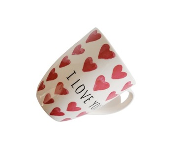 Кружка с надписью I LOVE YOU в сердечках ко Дню святого Валентина.