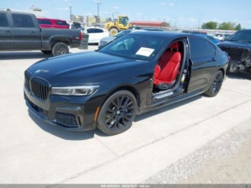 BMW Seria 7 G11-G12 2021 BMW Seria 7 750i xDrive 2021 4.4l 4.4 Benzyna 523KM, zdjęcie 1