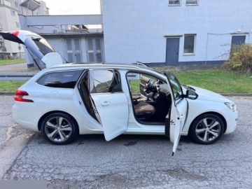 Peugeot 308 II SW 1.6 BlueHDi 120KM 2015 Peugeot 308 1.6 BlueHDi 120 Stop &amp; Start Allure 2015r, zdjęcie 11