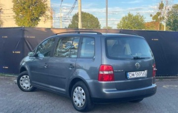 Volkswagen Touran I 2004 Volkswagen Touran Volkswagen Touran 1.6 b OC DO 09.26 PRZESTRONNY Zamia, zdjęcie 3