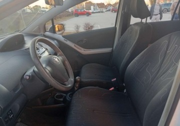 Toyota Yaris II Hatchback 5d 1.0 VVT-i 69KM 2009 Toyota Yaris Kupiony w Polsce - benzyna - klimatyzacja Benzyna 69KM, zdjęcie 16