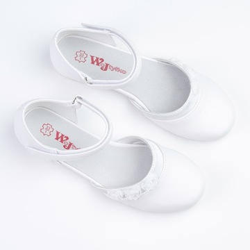 Удобная обувь для причастия. КОЖА-липучка Войтылко