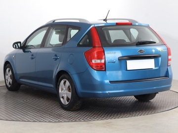 Kia Ceed I SW Facelifting 1.4 DOHC CVVT 90KM 2010 Kia Ceed 1.4 CVVT, Klima, Podgrzewane siedzienia, zdjęcie 3