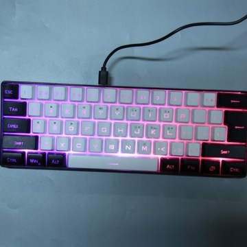 МАЛЕНЬКАЯ ИГРОВАЯ КЛАВИАТУРА С RGB-СВЕТОДИОДНОЙ ПОДСВЕТКОЙ ДЛЯ ГЕЙМЕРОВ