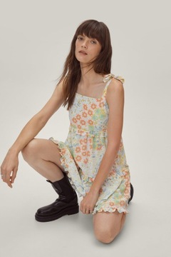 NASTY GAL RVL ZWIEWNA SUKIENKA LEKKA W KWIATY 42