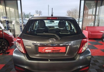 Toyota Yaris III Hatchback 5d 1.33 Dual VVT-i 99KM 2012 Toyota Yaris Toyota Yaris III 1.3BENZYNA ZADBANA 1.3 Benzyna 99KM, zdjęcie 4