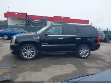 Cadillac Escalade III 2014 Cadillac Escalade Platinum 2014 6.2 Benzyna 403KM, zdjęcie 2