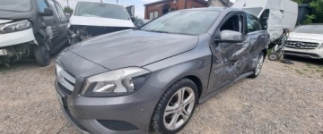 Mercedes Klasa A W176 Hatchback 5d 1.6 180 BlueEFFICIENCY 122KM 2013 Mercedes-Benz Klasa A 112013r, 1.6 Benzyna. Uszkodzony lewy bok. Jezdzi., zdjęcie 1