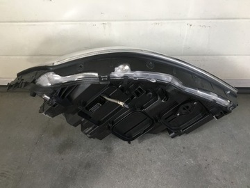 MERCEDES S TŘÍDA W 221 BI XENON PRAVÝ FACELIFT