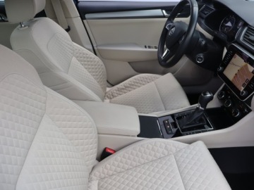 Skoda Superb III Liftback 1.8 TSI 180KM 2018 Skoda Superb 1.8 TSI, Salon Polska, Automat, zdjęcie 8