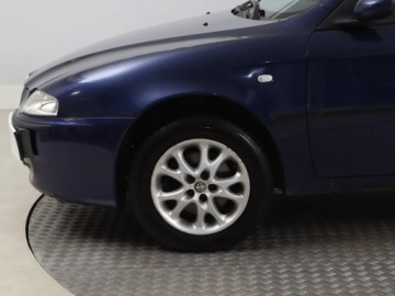 Alfa Romeo 147 Hatchback 1.6 i 16V T.Spark 120KM 2002 Alfa Romeo 147 1.6 16V T.SPARK, Klima, zdjęcie 14