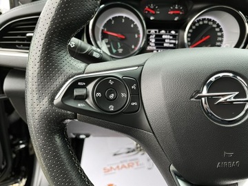 Opel Insignia II Sports Tourer Facelifting 2.0 Diesel 174KM 2021 Opel Insignia Salon Pl / Bezwypadkowy / Automat, zdjęcie 12