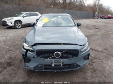 Volvo S60 III 2024 Volvo S60 B5 2024, od ubezpieczalni 2.0 Benzyna 247KM, zdjęcie 2