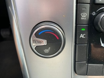 Volvo XC60 I SUV Facelifting 2.0 D3 DRIVE-E 150KM 2016 Volvo XC 60 LEDY KLIMATYZACJA NAWIGACJA PARKTRONIC TEMPOMAT GRZANE FOTELE, zdjęcie 10