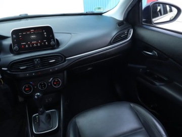Fiat Tipo II Station Wagon 1.6 MultiJet 120KM 2017 Fiat Tipo 1.6 MultiJet, Automat, Skóra, Navi, zdjęcie 7