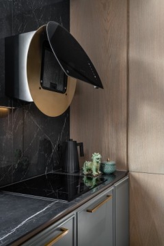 НАСТЕННАЯ ВЫТЯЖКА CIARKO DESIGN ECLIPSE, ЧЕРНАЯ/П. ЗОЛОТО