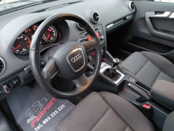 Audi A3 8P Hatchback 3d 1.4 TFSI 125KM 2010 Audi A3 Sportback Lift LED Klimatronik Elektryka Serwis 1.4 Benzyna 125KM, zdjęcie 9