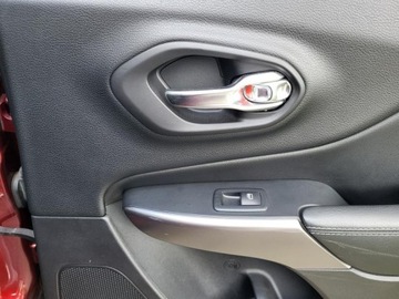 Jeep Cherokee V 2018 Jeep CHEROKEE LATITUDE PLUS * 2,4l benzyna 184KM * Przebieg:94, 709km, zdjęcie 31