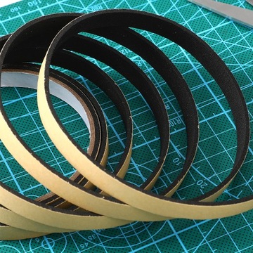 Погодный стриптиз с черными сиськами