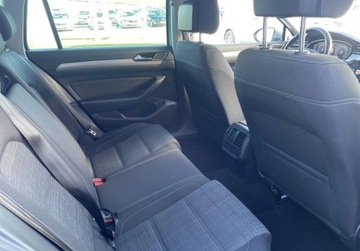 Volkswagen Passat B8 Variant Facelifting 1.5 TSI EVO 150KM 2021 Volkswagen Passat Business 1.5 TSI 150 KM DSG Podg. fot Navi Climatroni, zdjęcie 10