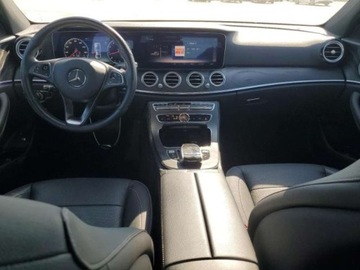 Mercedes Klasa E W213 2018 Mercedes-Benz Klasa E Mercedes-Benz E-Class E 400 3.0 Benzyna 329KM, zdjęcie 7