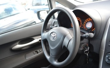 Toyota Auris I Hatchback 1.33VVT-i 100KM 2009 Toyota Auris bezwypadkowe z niski przebiegiem serwisowany w ASO TOYOTA 1.3, zdjęcie 36
