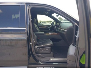 Cadillac Escalade III 2021 Cadillac Escalade ESV Premium Luxury 2021 6.2 Benzyna 420KM, zdjęcie 5