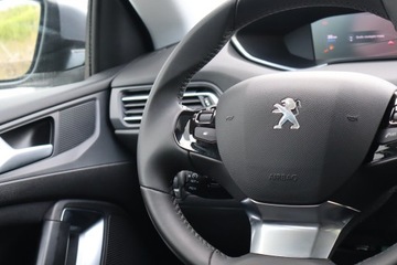 Peugeot 308 II Hatchback Facelifting 1.2 PureTech 110KM 2021 Peugeot 308 1.2 PureTech, Navi, Klima, zdjęcie 17