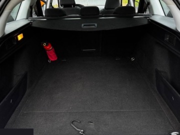 Peugeot 308 II SW Facelifting 1.2 PureTech 130KM 2018 Peugeot 308 1.2 130KM e-THP Stop &amp; Start Allure 2018r, zdjęcie 17