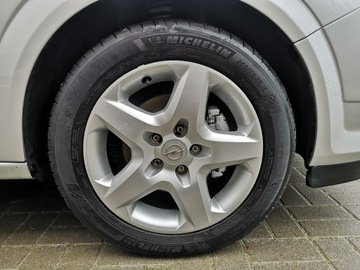 Opel Astra J Hatchback 5d 1.6 Twinport ECOTEC 115KM 2010 Opel Astra 1.6 16V 116 KM GTC Klima Parktronic Tem, zdjęcie 22