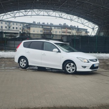 Hyundai i30 I CW Facelifting 1.4 DOHC 109KM 2011 Hyundai i30 1.4 Benzyna Blue Classic Manual 109KM, zdjęcie 8
