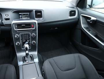 Volvo V60 I Kombi Facelifting 2.0 D4 DRIVE-E 181KM 2014 Volvo V60 D4 2.0, Salon Polska, Serwis ASO, zdjęcie 7